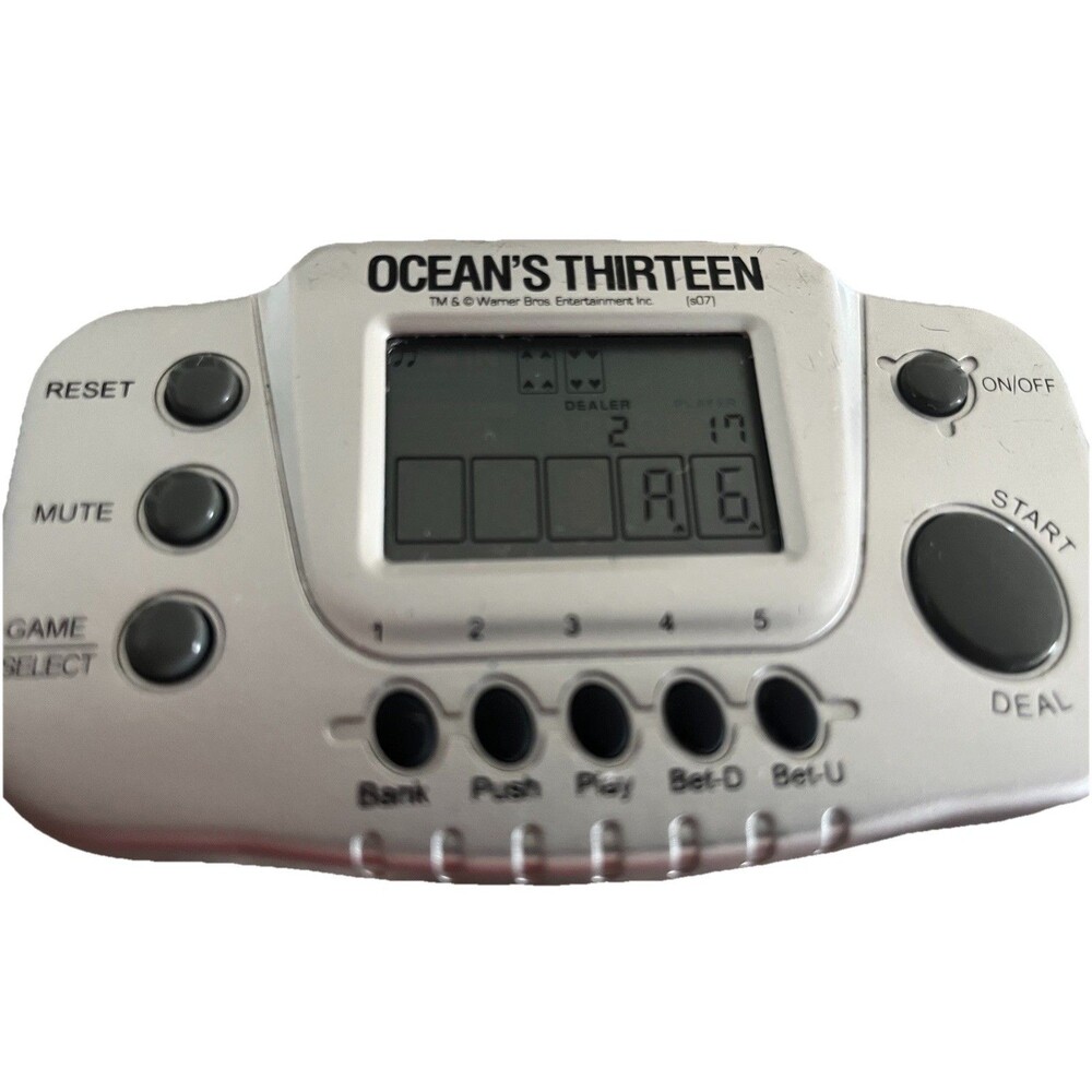 Ocean's Thirteen 7-in-1 Hand-Held Video Card Game TESTED AND WORKING